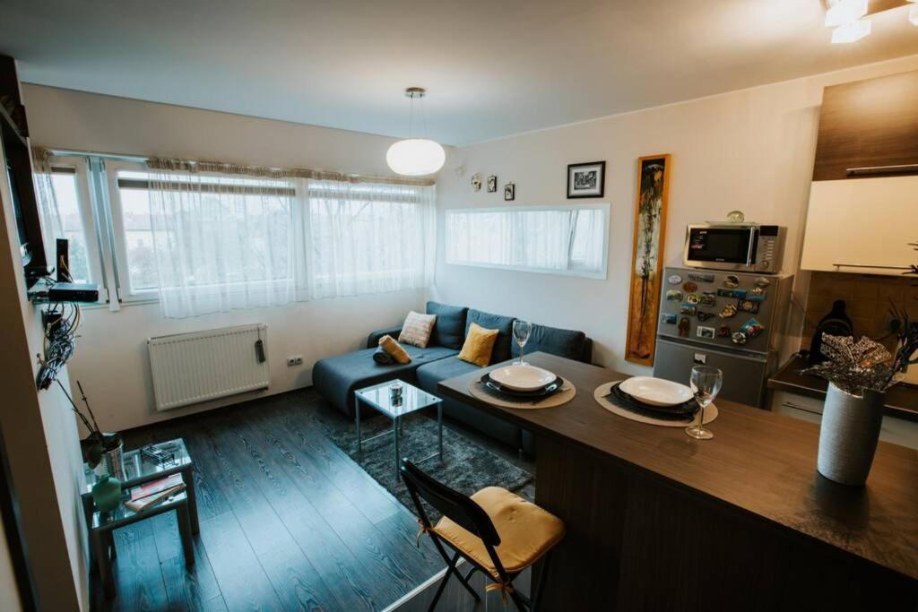 Nyugalom A Belvarosban Szeged Luaran gambar